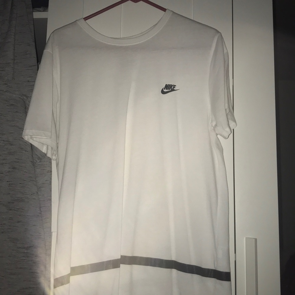 White nike Tee